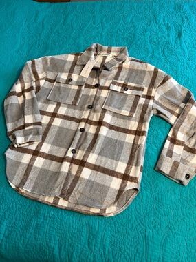NWT Love soft Gray and Brown Plaid Button-Up Shirt Jacket